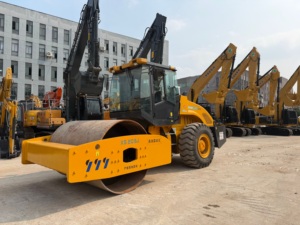รถบดถนนแบบสั่นสะเทือน XS203J ขนาด 20 ตัน เครื่องยนต์ดีเซล Shangchai ได้รับการรับรองมาตรฐาน CE และ EPA สำหรับการบดอัดหนัก - Product Image 6
