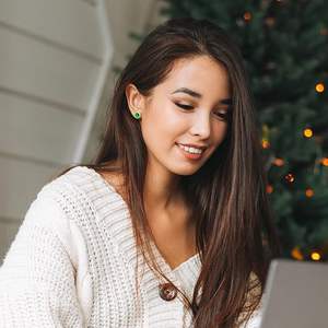 ต่างหูเงินแท้ประดับเพชรซิคอนขนาดใหญ่ 8 มม. ดีไซน์คลาสสิกทันสมัย ชุบทอง สำหรับผู้หญิง - Product Image 2