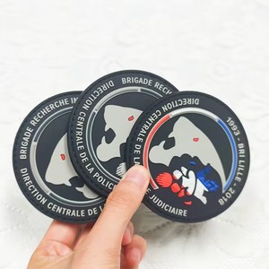 <span class=keywords><strong>Patch</strong></span> 3D en PVC souple personnalisé de vente chaude <span class=keywords><strong>Patch</strong></span> élastique durable sur support <span class=keywords><strong>Patch</strong></span> en caoutchouc lumineux pour vêtements vêtements - Product Image 1