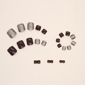 Patchs à ongles à pression ABS rouge brillant de Noël et du Nouvel An Ongles carrés de style français pour les mariages et les événements - Product Image 3