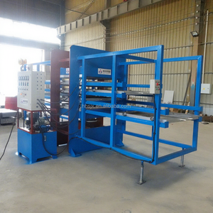 Machine de pressage de <span class=keywords><strong>tapis</strong></span> en caoutchouc à 4 couches de haute technologie, machine de fabrication de dalles de sol en caoutchouc, presse à chaud de vulcanisation - Product Image 1