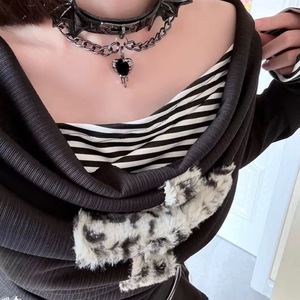 Collar Gargantilla de Cuero Punk con Alas de Demonio Góticas, Estilo Subcultura Dark Cross, Fabricante - Product Image 4