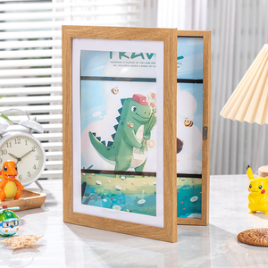 Cadre d'affichage magnétique <span class=keywords><strong>en</strong></span> bois de chêne naturel à ouverture frontale pour œuvres d'art d'enfants, format A4, pour dessins et créations d'enfants - Product Image 1