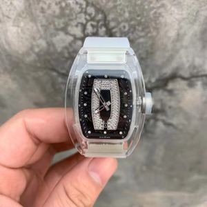 This Year's Luxurious Fashionable Simple Neutral Crystal Case Carbon Fiber Sapphire Dial Diver Power Reserve Skeletonized - Product Image 3