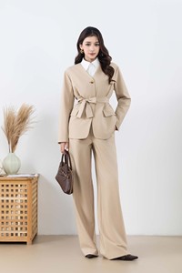 Set Due Pezzi Moda Modesta per Donne Musulmane con Logo Personalizzato OEM, Blazer Senza Colletto e Pantaloni Larghi - Product Image 6