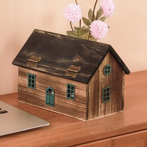 Caja de pañuelos de escritorio con forma de casa hecha a mano, accesorios verdes multiusos para decoración del hogar y la oficina - Product Image 1