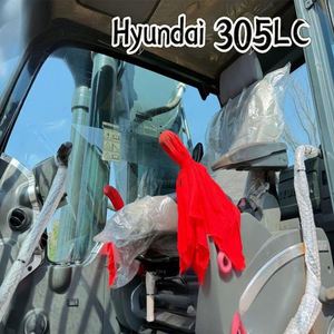Excavadora de cadenas Hyundai 305 LC-9T usada de 30 toneladas con motor Cummins y cilindro y bomba hidráulicos Eaton en venta - Product Image 2