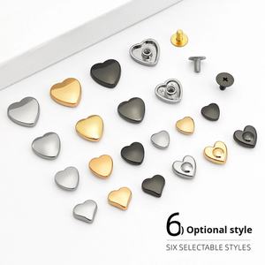 Tornillos Decorativos en Forma de Corazón con Acabado Brillante para Ropa, Bolsos, Cajas y Zapatos - Producto del Fabricante - Product Image 4
