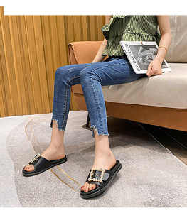 Sandalias planas con hebilla cuadrada de diamantes de imitación de perlas de hadas de la moda, sandalias de temperamento "una palabra", zapatillas casuales grandes - Product Image 4