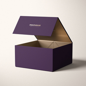 Caja de Regalo Magnética de Lujo con Cinta y Asa, Plegable, con Logotipo Personalizado, de Cartón Rígido, en Negro y Rosa, con Inserto para Ropa - Product Image 1