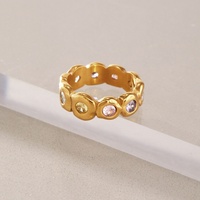 Bague tendance en acier inoxydable à bande irrégulière, décorée de plusieurs pierres en zircon cubique, plaquée or, bijoux de mode pour femmes