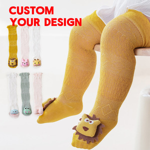 <span class=keywords><strong>Chaussettes</strong></span> longues en coton peigné pour bébés nouveau-nés OEM avec poupées animales, <span class=keywords><strong>chaussettes</strong></span> hautes antidérapantes décontractées pour enfants et bébés - Product Image 1