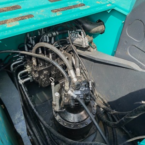 รถขุดตีนตะขาบ Kobelco SK260LC-8 มือสอง น้ำหนัก 26 ตัน สีเดิมจากญี่ปุ่น เครื่องยนต์ฮีโน่ ระบบไฮดรอลิกดีเยี่ยม เหมาะสำหรับงานขุด - Product Image 4