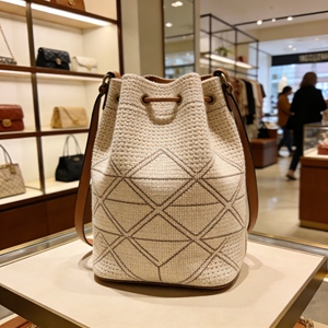 Bolso de Mano Tipo Cubo de Lujo, Moderno y Más Vendido, Ligero, Portátil, Personalizado, Tejido en 3D para Mujer - Product Image 4