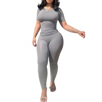 Vêtements de détente personnalisés d'été Vêtements pour femmes 2023 Ensemble deux pièces en tricot côtelé solide Ensemble de pantalons leggings skinny à manches courtes pour femmes