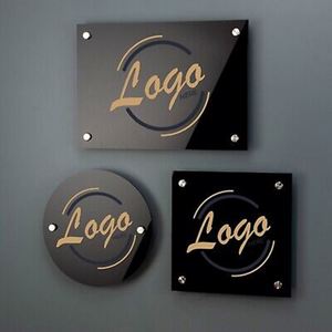 Tablero Acrílico de Alta Definición con Impresión UV y Diseño de Corte Personalizado para Logotipos, Exposiciones y Exhibiciones - Product Image 1