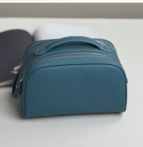 Sac de toilette pour femmes en cuir PU de qualité supérieure à prix avantageux - Product Image 1