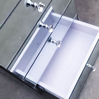 Table de toilette blanche simple de style européen avec 13 tiroirs et plateau en verre transparent pour chambre à coucher