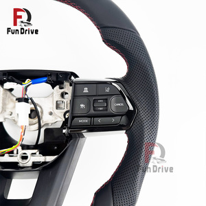 Volante de Cuero Cosido Negro Personalizado, Apto para <span class=keywords><strong>Toyota</strong></span> Corolla LC300 Hilux N70 Fortuner LC79 LC70 LC76 - Product Image 5