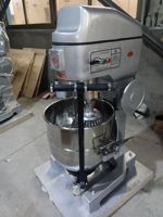 Mélangeur planétaire Commercial Offre Spéciale, équipement de boulangerie, machine industrielle de pâte à gâteaux alimentaires planétaire