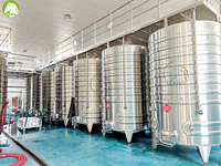 Cuve de fermentation de vin rouge en acier inoxydable sur mesure 10HL~10KL, Fermenteur de vin commercial pour vignobles avec enveloppe de refroidissement à serpentin semi-circulaire