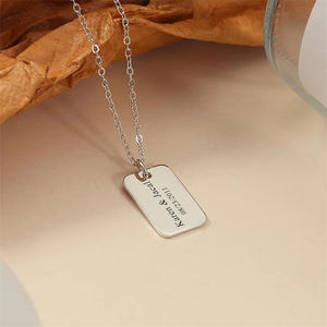 Collar de acero inoxidable chapado en oro para hombre y mujer, colgante rectangular liso con frase grabada personalizada, joyería - Product Image 4