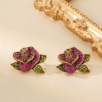 Boucles d'oreilles vintage haut de gamme en forme de rose, clous d'oreilles rétro de luxe léger, motif floral complet, bijoux élégants pour femmes à la mode