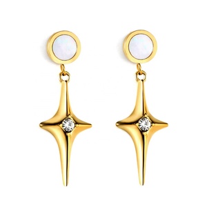 Vente en gros de bijoux en lot mixte, boucles d'oreilles pour femmes, étoile à quatre branches, diamant blanc, acier inoxydable, plaqué or 18 carats - Product Image 1