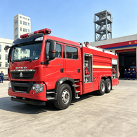 Camion de pompiers SINOTRUK HOWO 6x4 à eau et mousse pour lutte contre les incendies de liquides inflammables, débit élevé, durable