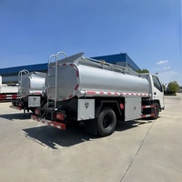 Camion-citerne à carburant mobile JMC 4x2 LHD RHD, camion-citerne à huile 5CBM, camion-citerne à carburant