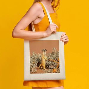 Bolso de mano de lona Meerkat Near Sea Buckthorn con asas, bolsas de compras reutilizables, bolso plegable, bolsos de hombro - Product Image 2