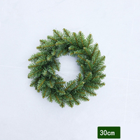 Guirlande de Noël en rotin artificiel vert de 30/40/50/60 cm en gros pour la décoration murale extérieure de la maison