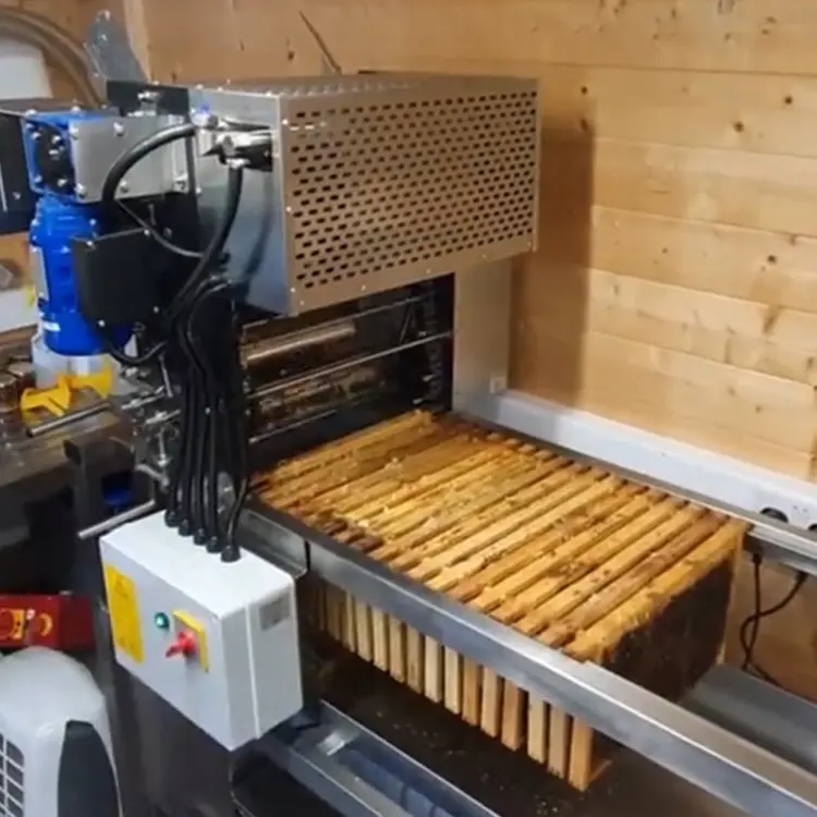 Décapsuleur automatique de cadre d'abeille de rouleau 180 pcs/h machine manuelle de débouchage de nid d'abeille