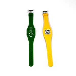 สายรัดข้อมือซิลิโคน UHF RFID ได้รับการรับรองมาตรฐาน ISO ของ GSC ความถี่ 860-960MHz แท็ก NFC แบบตั้งโปรแกรมได้ พร้อมโลโก้สั่งทำ สำหรับการเข้าใช้ในโรงแรม - Product Image 3