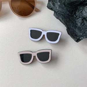 Pince à cheveux de lunettes de soleil créative de style coréen japonais pour femmes, pince latérale de frange cassée polyvalente adorable pour <span class=keywords><strong>selfie</strong></span> drôle - Product Image 2