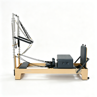 Réformateur de Pilates en bois de hêtre blanc commercial avec demi-cintre de tour en acier inoxydable pour le yoga à la maison ou en studio