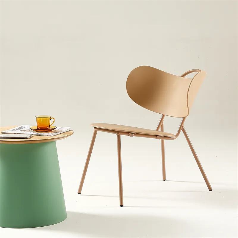 Mobili per la casa sedia moderna in plastica per il tempo libero gambe in metallo sedia da pranzo per caffè