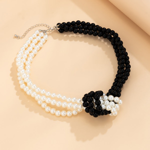 Collar de Perlas de Imitación Redondas Multicapa, Hecho a Mano, con Cuentas Blancas y Negras, Collar Corto para Mujer, Elegante, Encantador, Regalo Festivo - Product Image 4