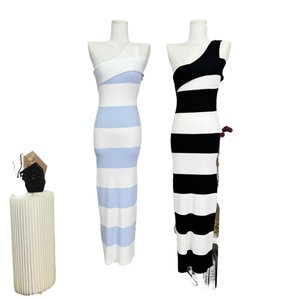 Viviblook Z611DS03 Nuevo Vestido de Verano Elegante y Delgado de Punto a Rayas con Hombros Descubiertos, Vestido Maxi Sexy para Mujer - Product Image 5