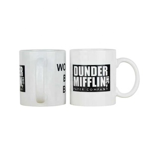 Tazza in Ceramica 'Miglior Capo del Mondo' 11 oz, Design Divertente Dunder Mifflin, Regalo Unico per Ufficio, per Caffè, Tè o Cioccolata - Product Image 4