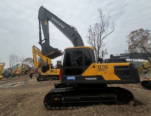 L'excavatrice sur chenilles d'occasion Volvo EC210 en bon état offre des performances stables Utilisation économique Composants de moteur de pompe à moteur à noyau - Product Image 3