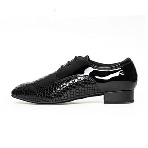 Zapatos <span class=keywords><strong>de</strong></span> Baile Latinos <span class=keywords><strong>de</strong></span> <span class=keywords><strong>Salsa</strong></span> <span class=keywords><strong>de</strong></span> Charol Negro Cómodos para Hombre, Zapatos <span class=keywords><strong>de</strong></span> Baile con Tacón <span class=keywords><strong>de</strong></span> 4.5-13.5 cm - Product Image 4