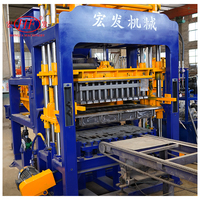 Machine de moulage de blocs hydraulique haute pression QT5-15 pour la production de blocs de ciment à petite échelle destinée aux entrepreneurs à petit budget