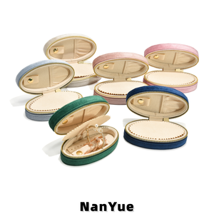 Estuche Organizador de Joyas de Terciopelo Ovalado con Logotipo Personalizado, Mini Estuche Portátil con Cierre para Anillos, Aretes y Collares, Venta al Por Mayor - Product Image 6