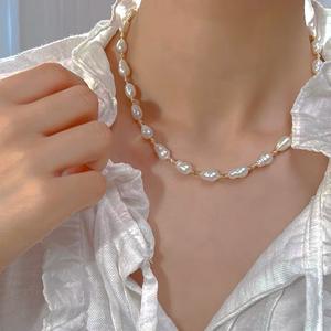 Collar de Perlas Estilo Barroco Francés con Cuentas de Núcleo Luminoso, Cadena de Clavícula a la Moda, Modelo Wenchi 17198 - Product Image 1