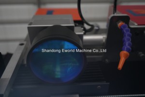 Machine de gravure automatique sur miroir par laser et sablage de verre avec LED et capacités de marquage maximales - Product Image 2