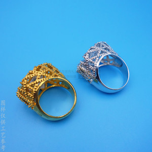 เครื่องประดับทองเหลืองแบบกำหนดเองแหวนเงินชุบทองด้วยไฟฟ้าแหวนแฟชั่นสำหรับปาร์ตี้ฝังเพทายดีไซน์เรขาคณิต3D ลายฉลุ - Product Image 3