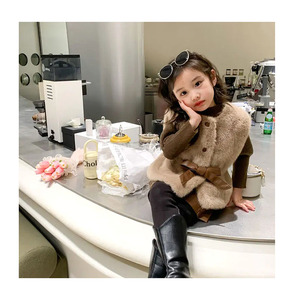 Vente en gros de vêtements d'hiver pour enfants style décontracté <span class=keywords><strong>pull</strong></span> de chameau gilet à nœud épaissi tenue courte pour filles de 7 <span class=keywords><strong>ans</strong></span> - Product Image 1