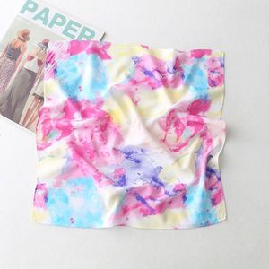 ผ้าพันคอพิมพ์ลายสำหรับผู้หญิง ลวดลายสะดุดตาและเนื้อผ้านุ่ม เหมาะสำหรับให้เป็นของขวัญหรือขายต่อในด้านแฟชั่น - Product Image 6