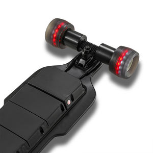 Großhandel B-ONE Balrog Z Direktantrieb Motorisiertes Elektro-Skateboard mit Leuchträdern und Großer Reichweite - Product Image 3